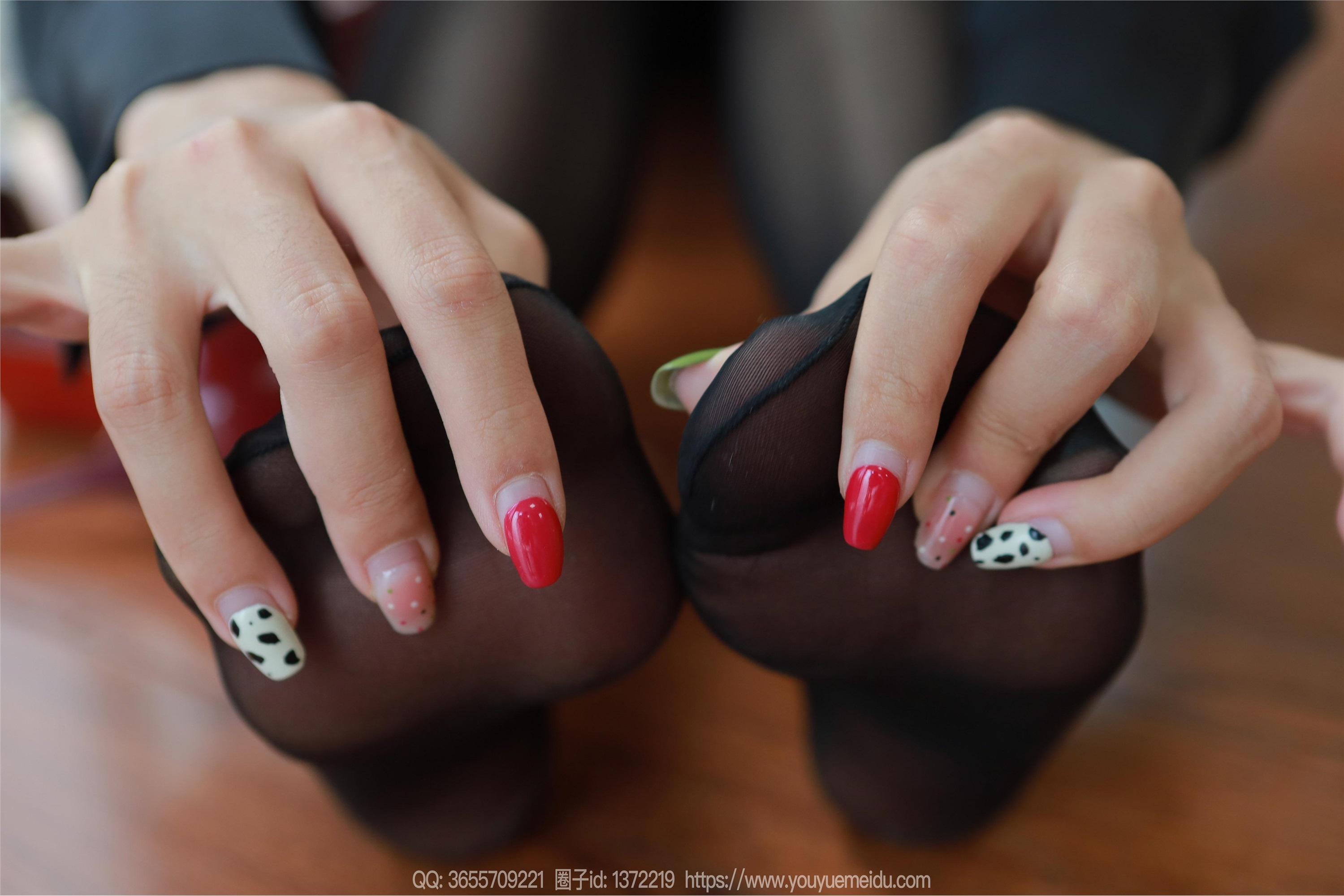 IESS异思趣向  2024.10.10 丝享家 1868 兔兔《黑丝红裙（上）》